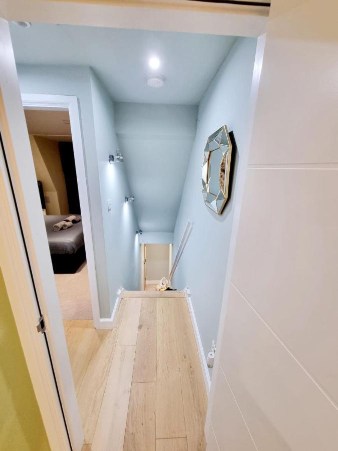 Stylish London Apartment With Terrace & Parking Esterno foto