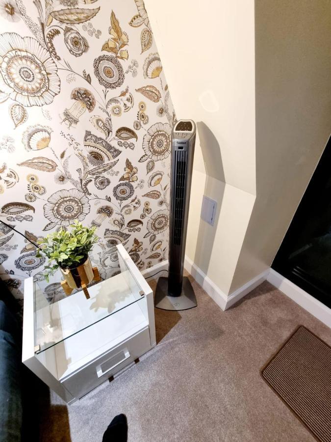 Stylish London Apartment With Terrace & Parking Esterno foto